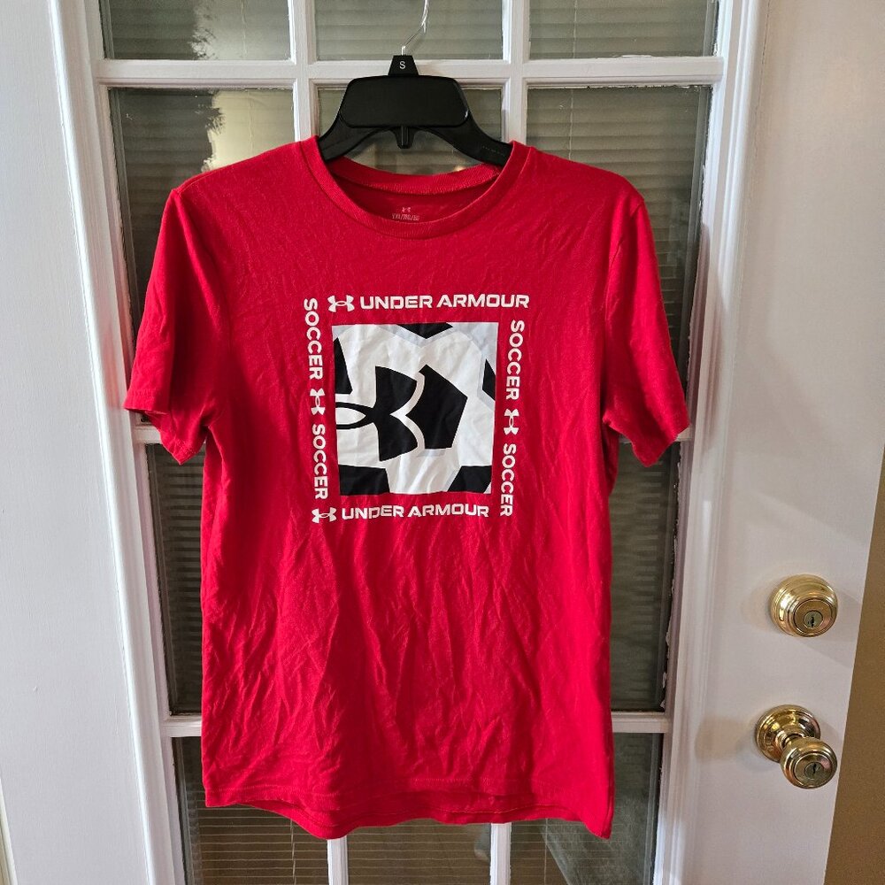 Boys Under Armour Red T-Shirt in XL